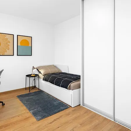 Apartment 3-izb S Klimatizaciou A Parkovanim V Novostavbe *